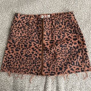 We The Free - Cheetah print zip up mini skirt size 27